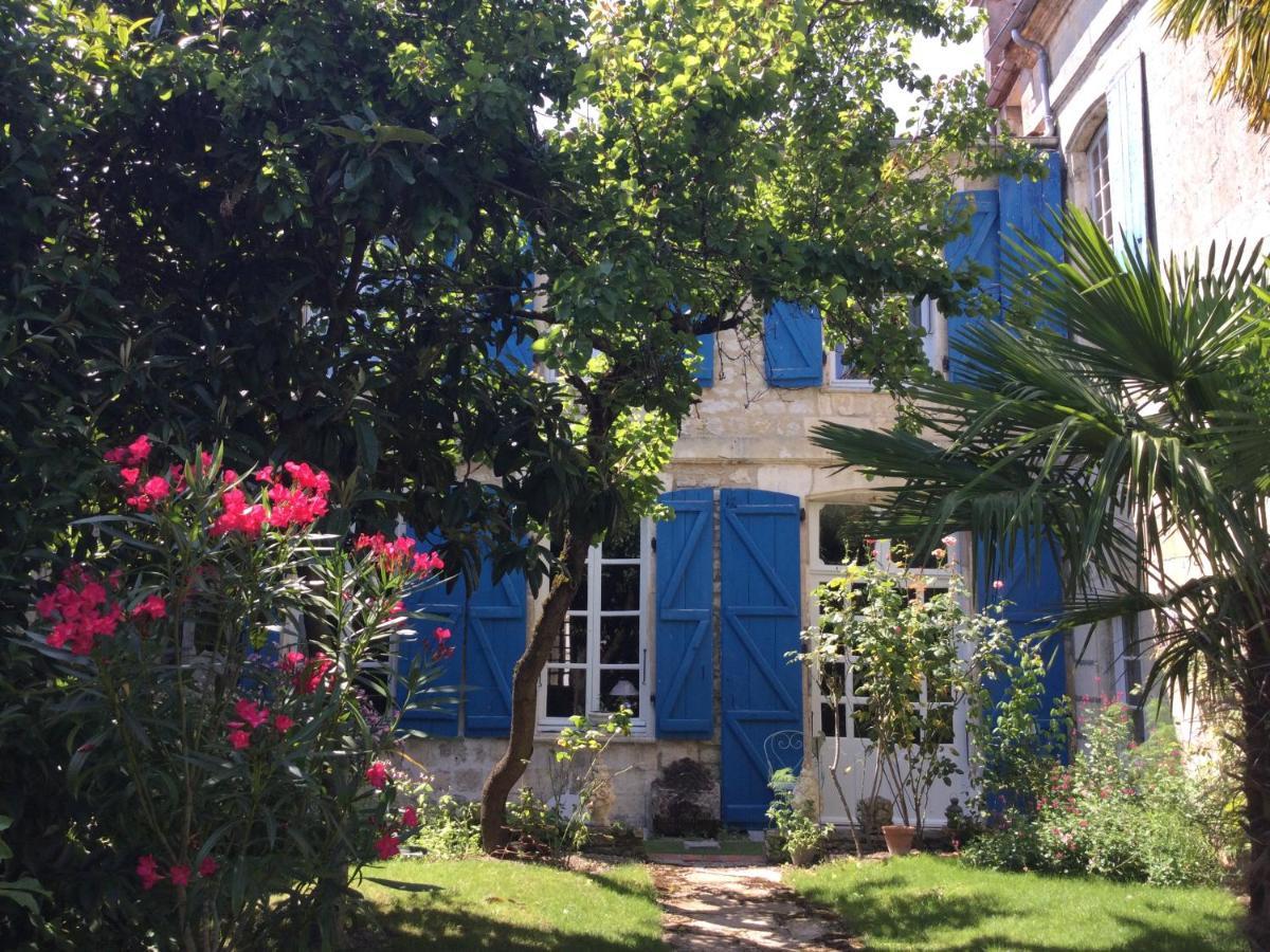 Bed and Breakfast L'Orangerie Du General à Saint-Jean-dʼAngély Extérieur photo