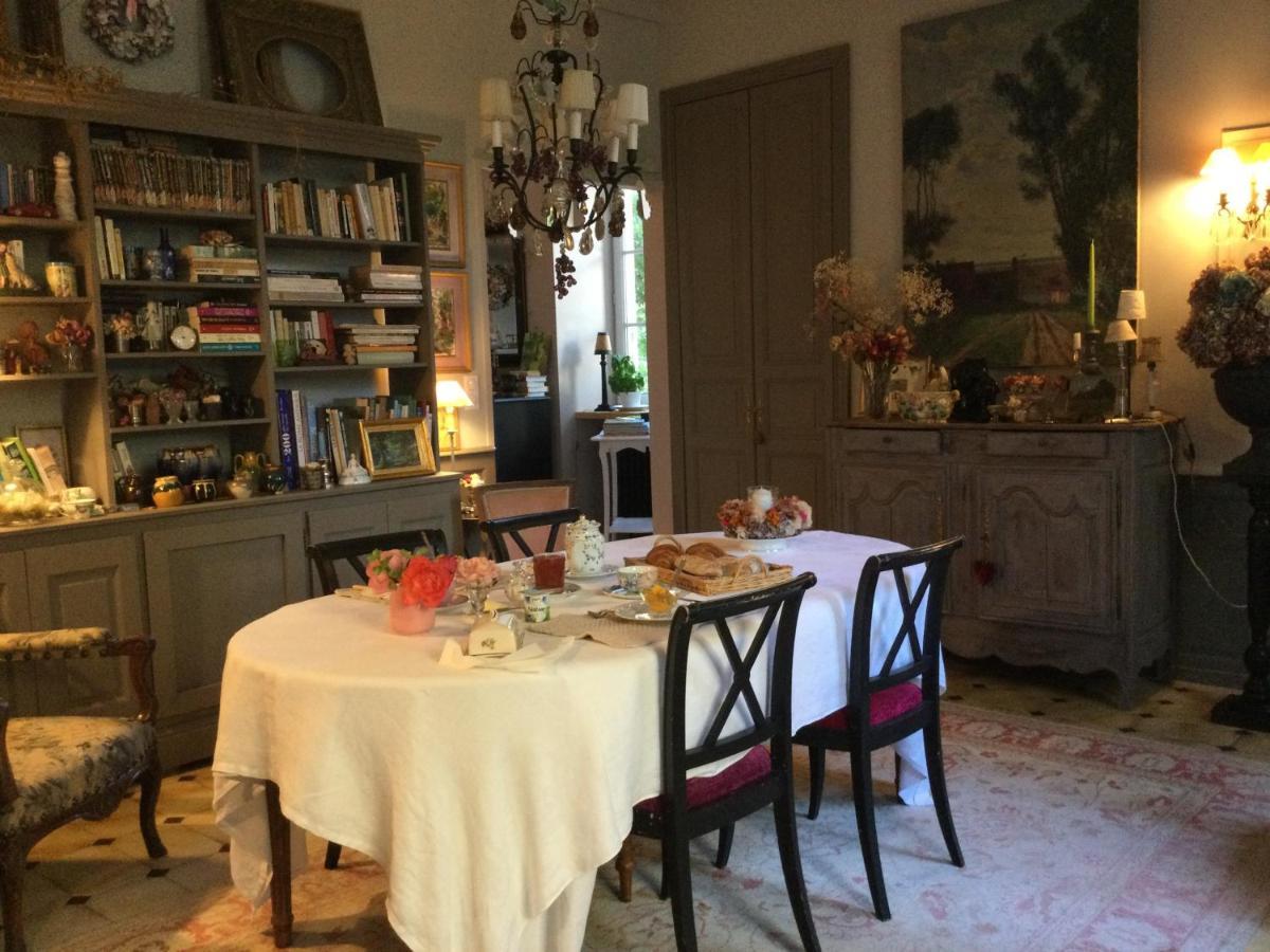 Bed and Breakfast L'Orangerie Du General à Saint-Jean-dʼAngély Extérieur photo